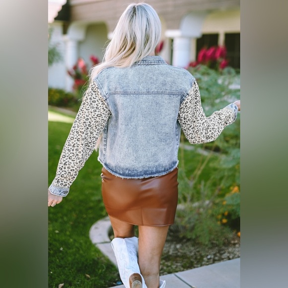 Leopard Button Up Raw Hem Denim Jacket - Picture 4 of 5